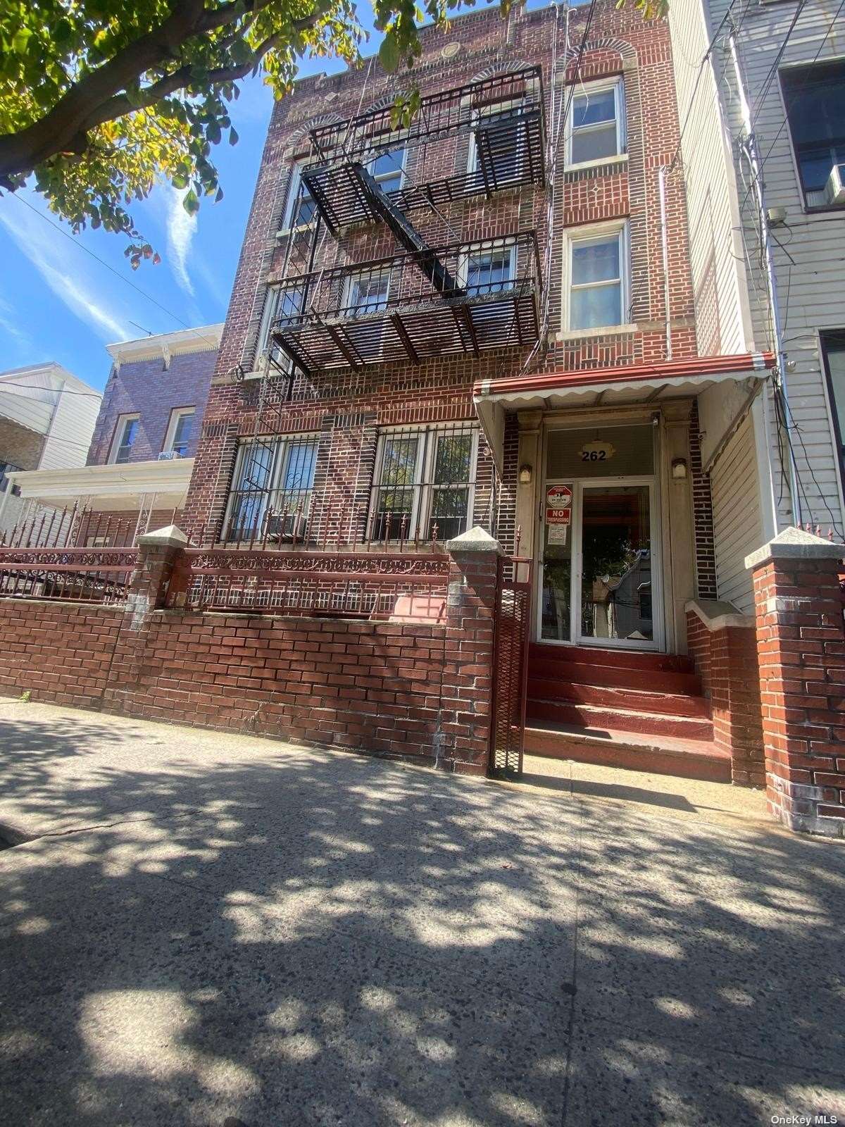262 Cleveland Street 6