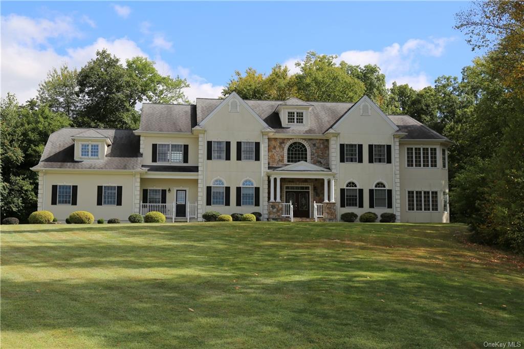 Property for Sale at 19 Parkview Circle, Carmel, New York - Bedrooms: 5 
Bathrooms: 7 
Rooms: 14  - $1,280,000