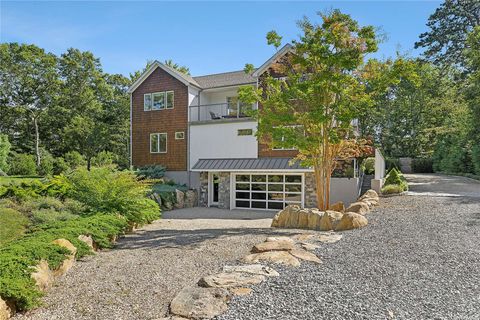 15 Hill Side Lane East Hampton NY 11937