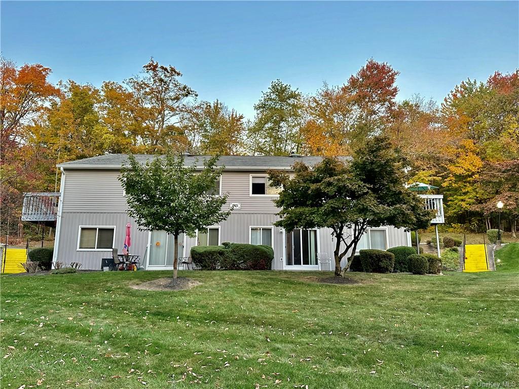 Rental Property at 145 Flintlock Way A, Yorktown Heights, New York - Bedrooms: 1 
Bathrooms: 1 
Rooms: 4  - $3,000 MO.