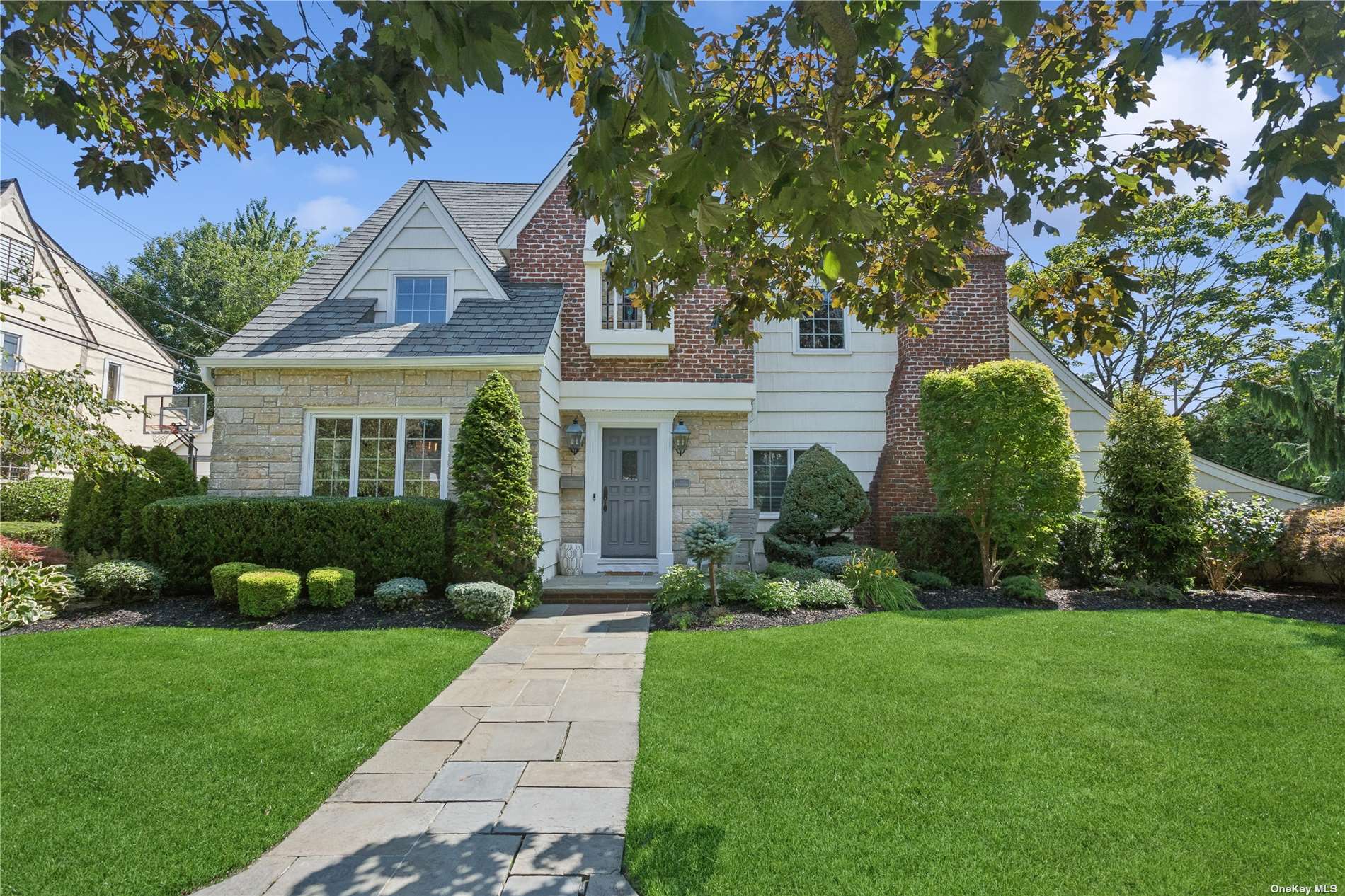 5 Buckingham Road, Rockville Centre, New York image 1