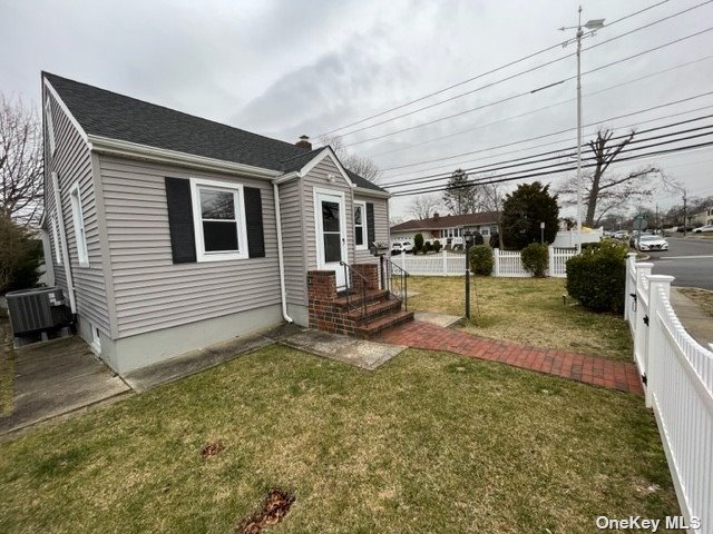 Photo 23 of 28 of 199 N Erie Avenue house
