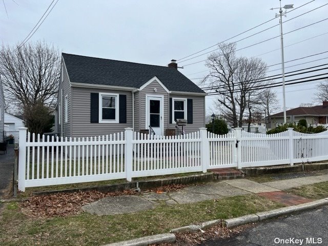 Photo 1 of 28 of 199 N Erie Avenue house