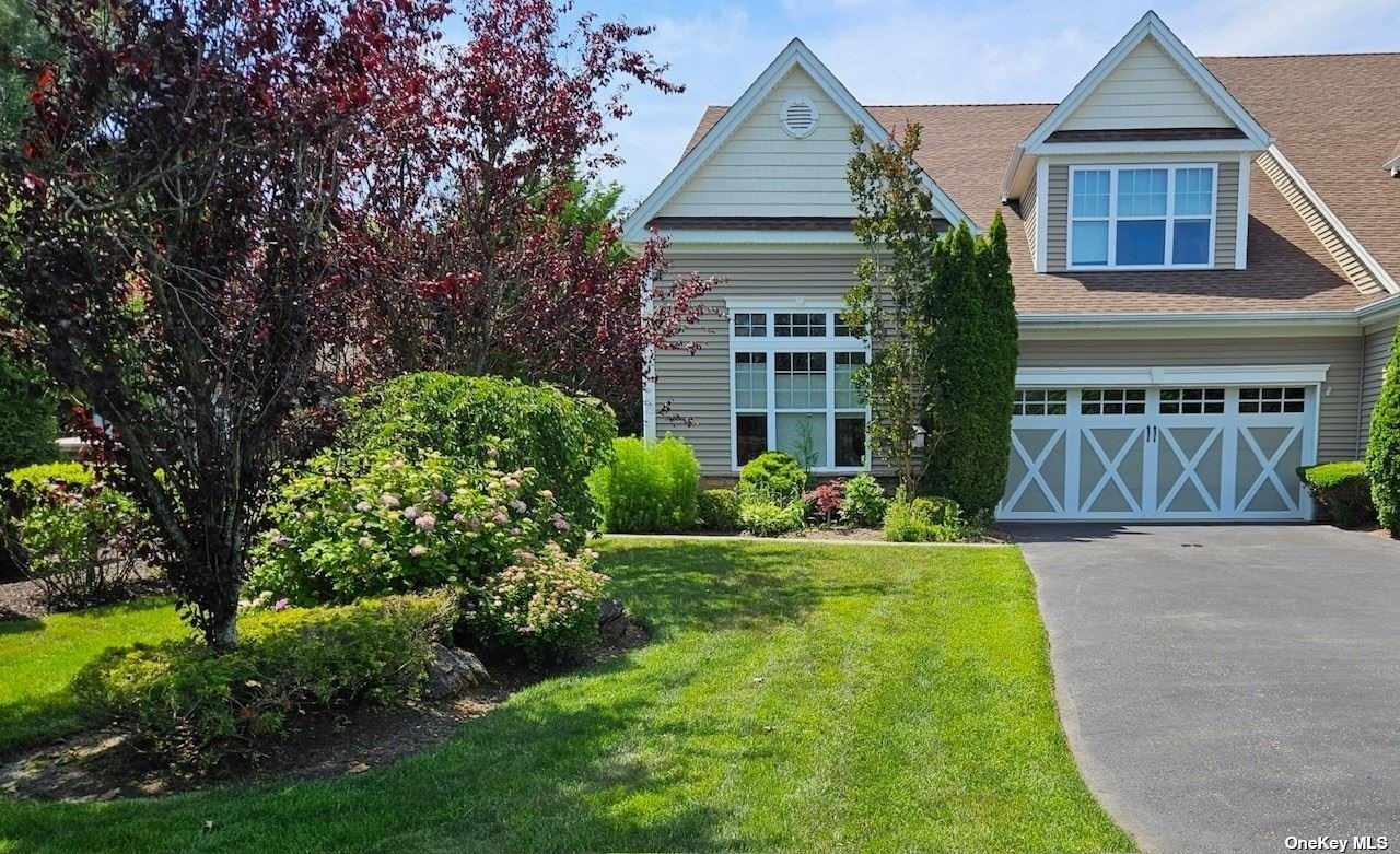View Eastport, NY 11941 condo