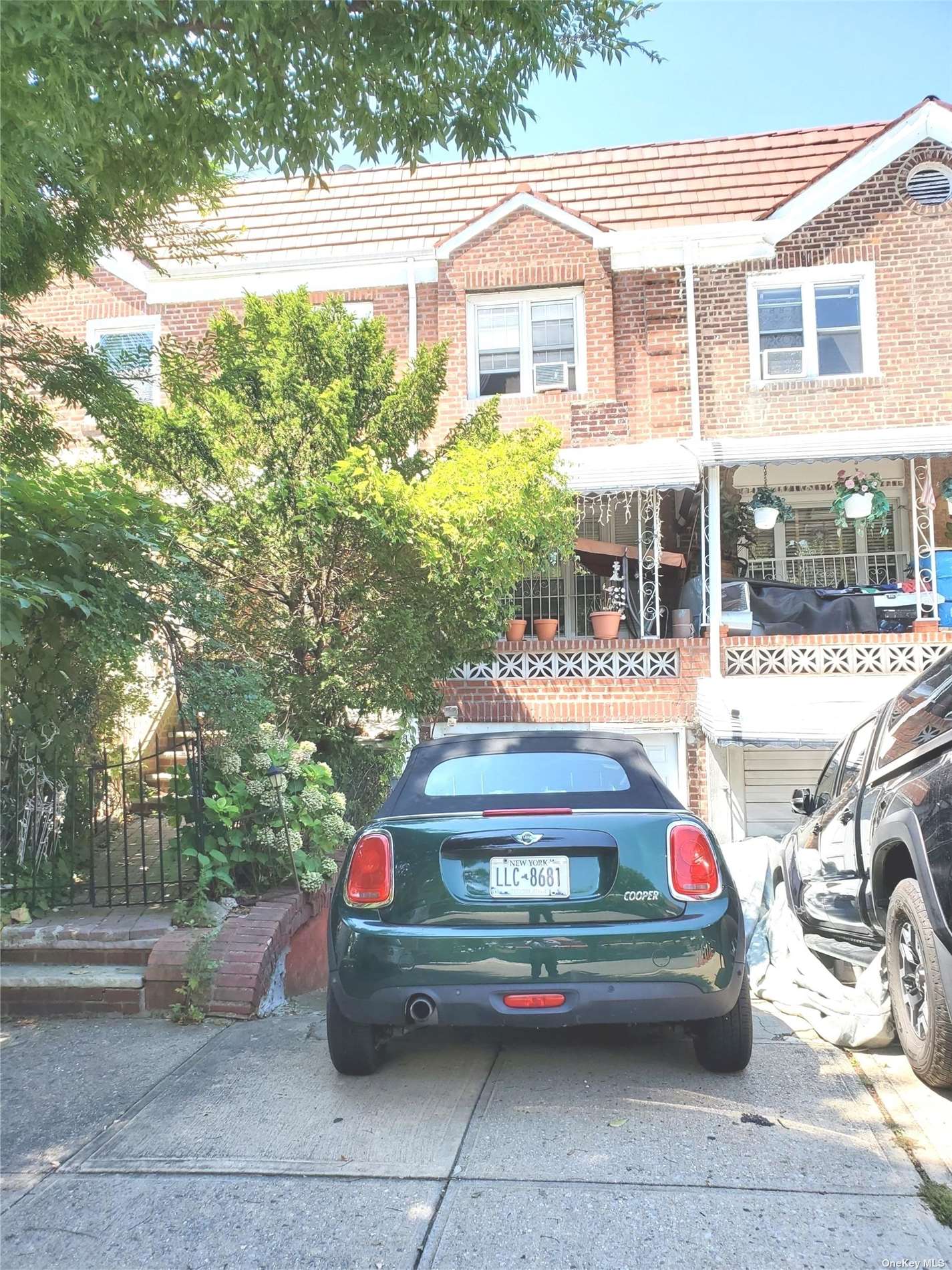 3352 59th Street 2, Woodside, Queens, NY - 5 Bedrooms  
3 Bathrooms  
14 Rooms - 