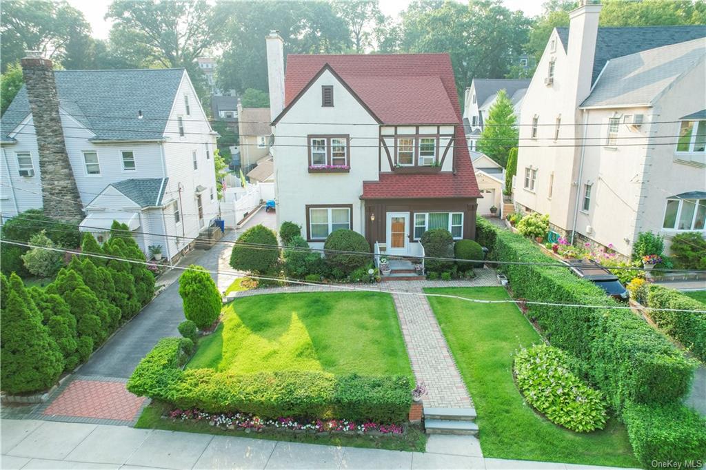 Photo 1 of 14 Darwood Place, Mount Vernon, New York, $710,000, Web #: 6309361