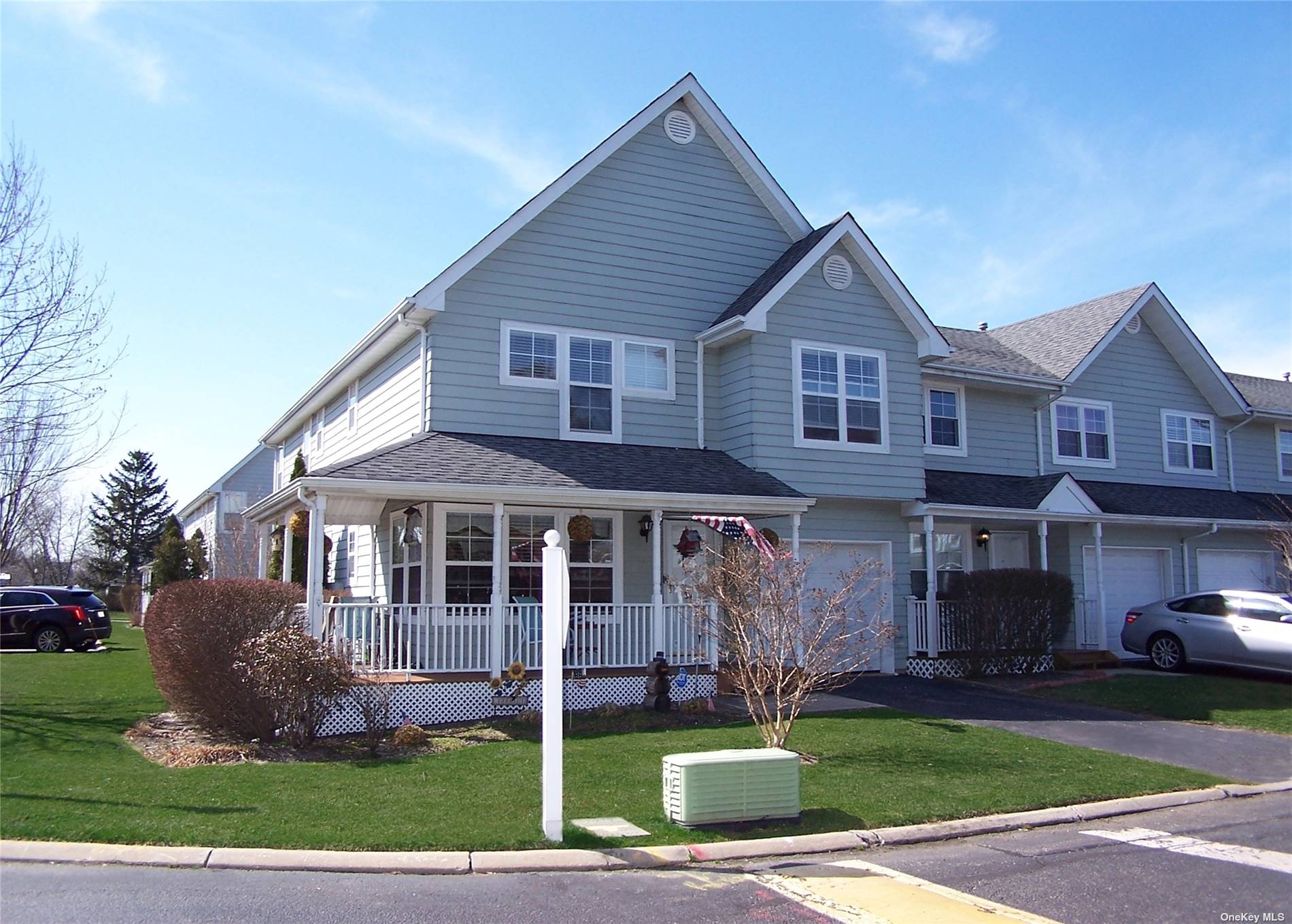 View Central Islip, NY 11722 townhome