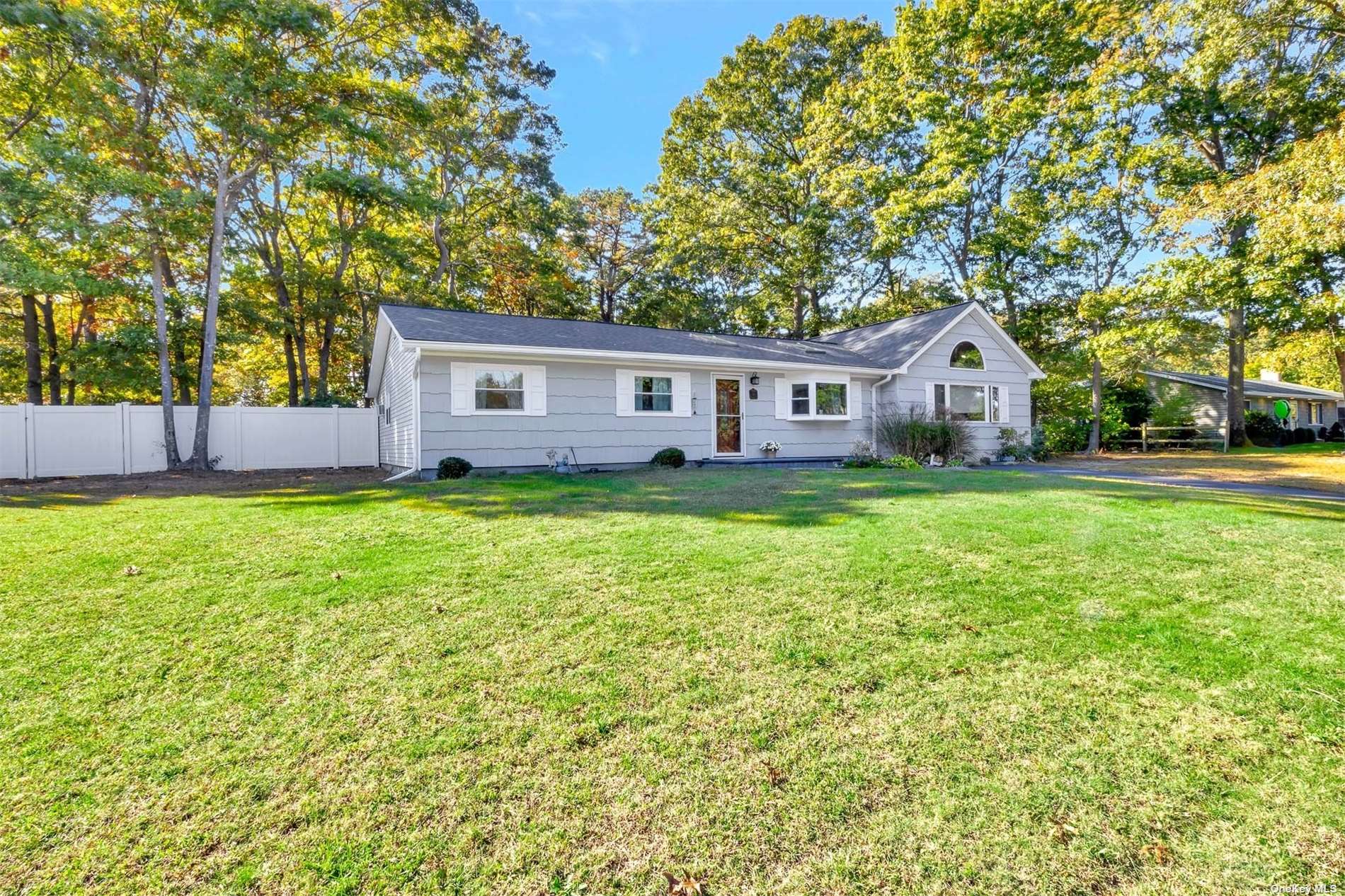 22 Milldown Road, Yaphank, New York image 1