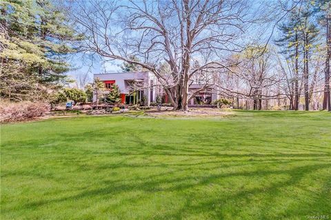 156 Brookville Road Muttontown NY 11545