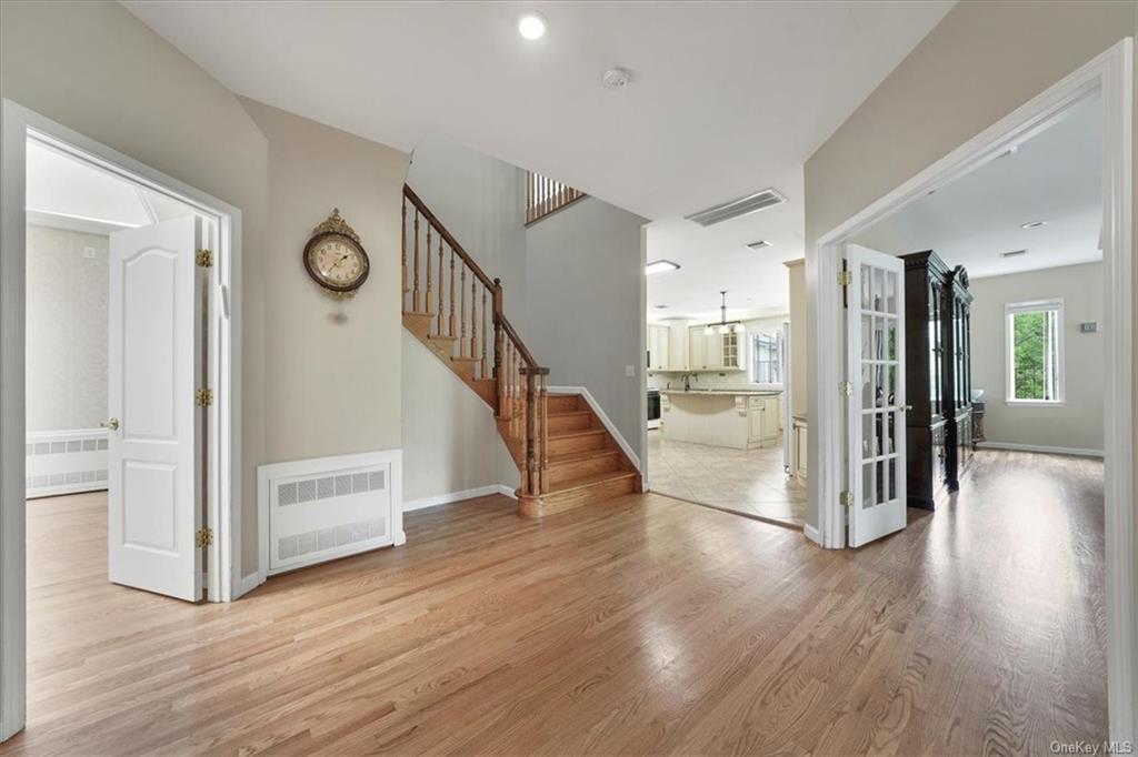 Property for Sale at 2 Van Buren Drive 111, Monroe, New York - Bedrooms: 5 
Bathrooms: 4.5 
Rooms: 9  - $1,800,000