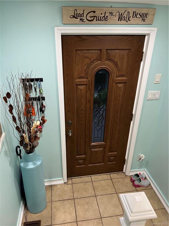 Photo 4 of 23 of 103 N Beacon Street house