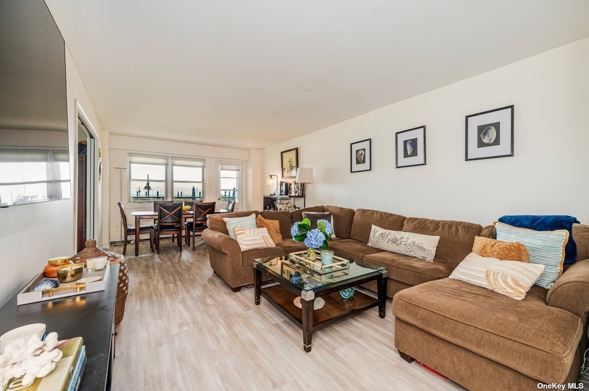 25 Neptune Boulevard #1B, Long Beach, New York image 5