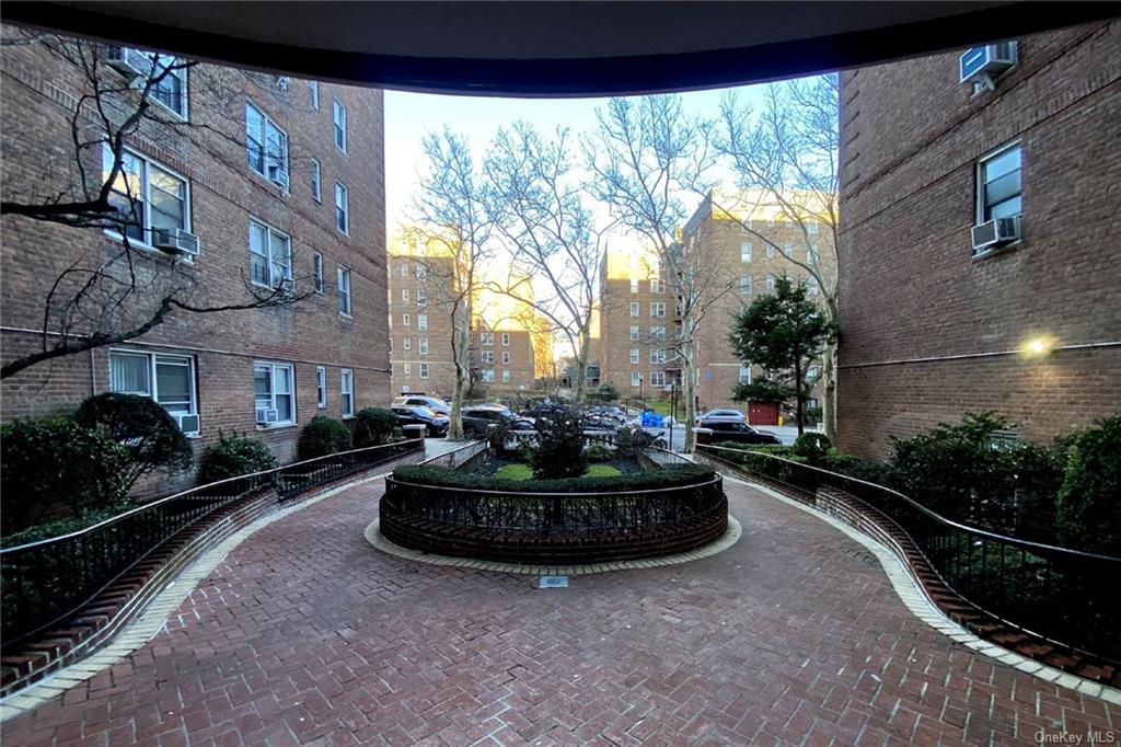 67-12 Yellowstone Boulevard #B11, Forest Hills, New York image 3