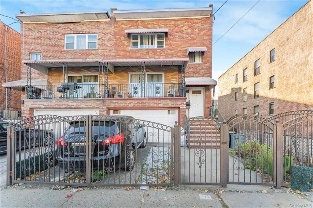 4227 Baychester Avenue, Bronx, New York - 6 Bedrooms  
3.5 Bathrooms - 