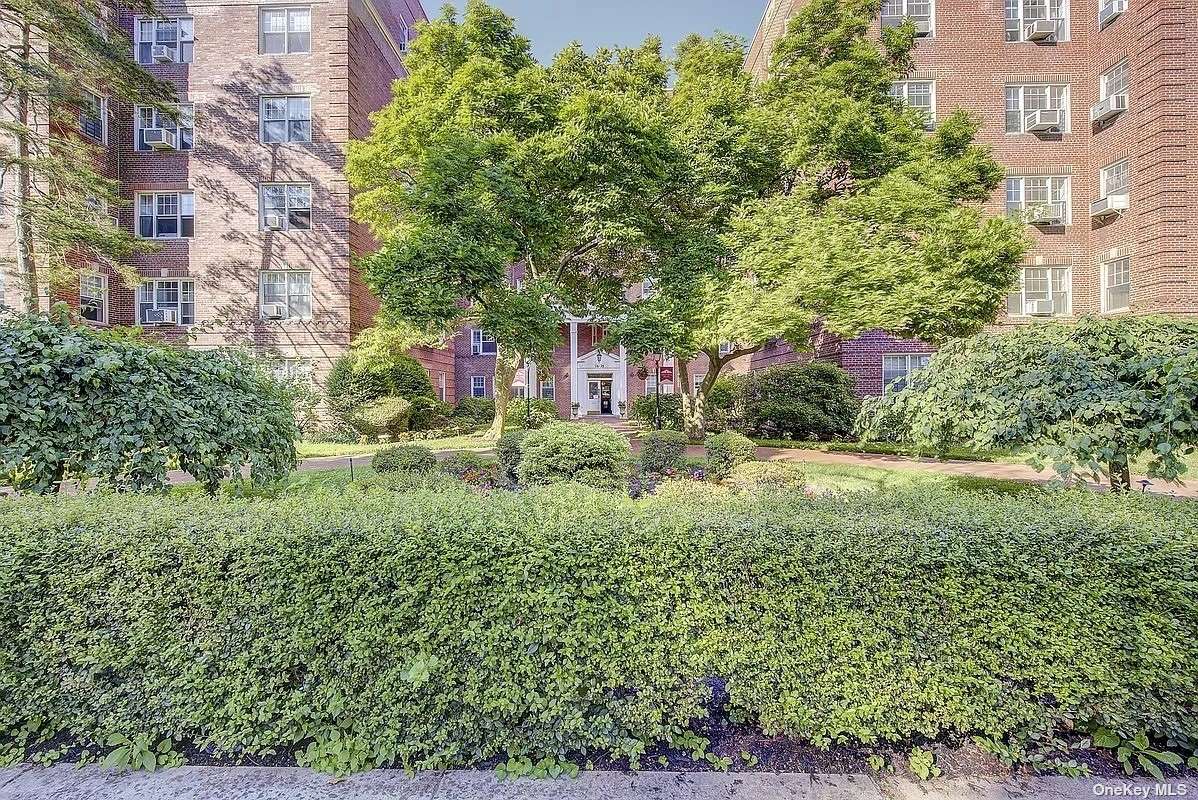 76-35 113 Street #4D, Forest Hills, New York image 24