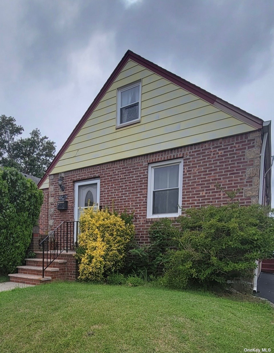 Property for Sale at 13008 244th Street, Rosedale, Queens, NY - Bedrooms: 4 
Bathrooms: 2 
Rooms: 6  - $759,000