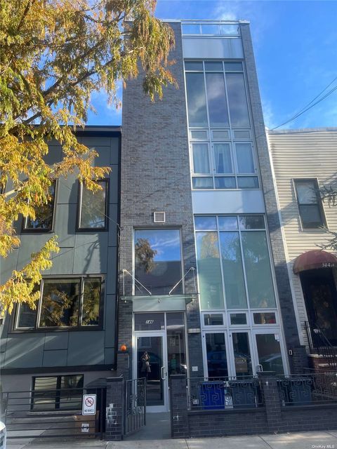 146 Diamond Str Brooklyn NY 11222