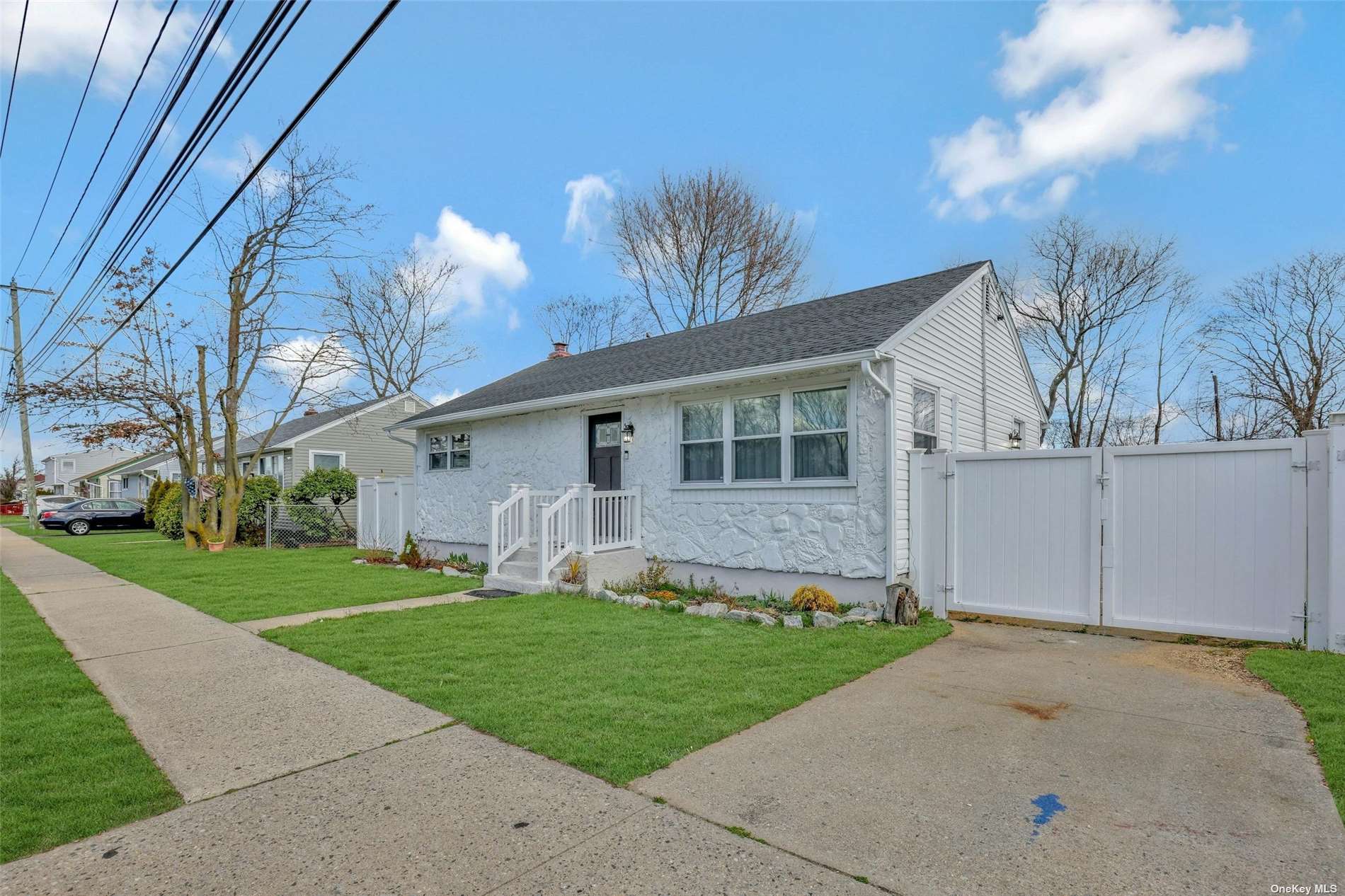 3334 Great Neck Road, Amityville, New York image 2