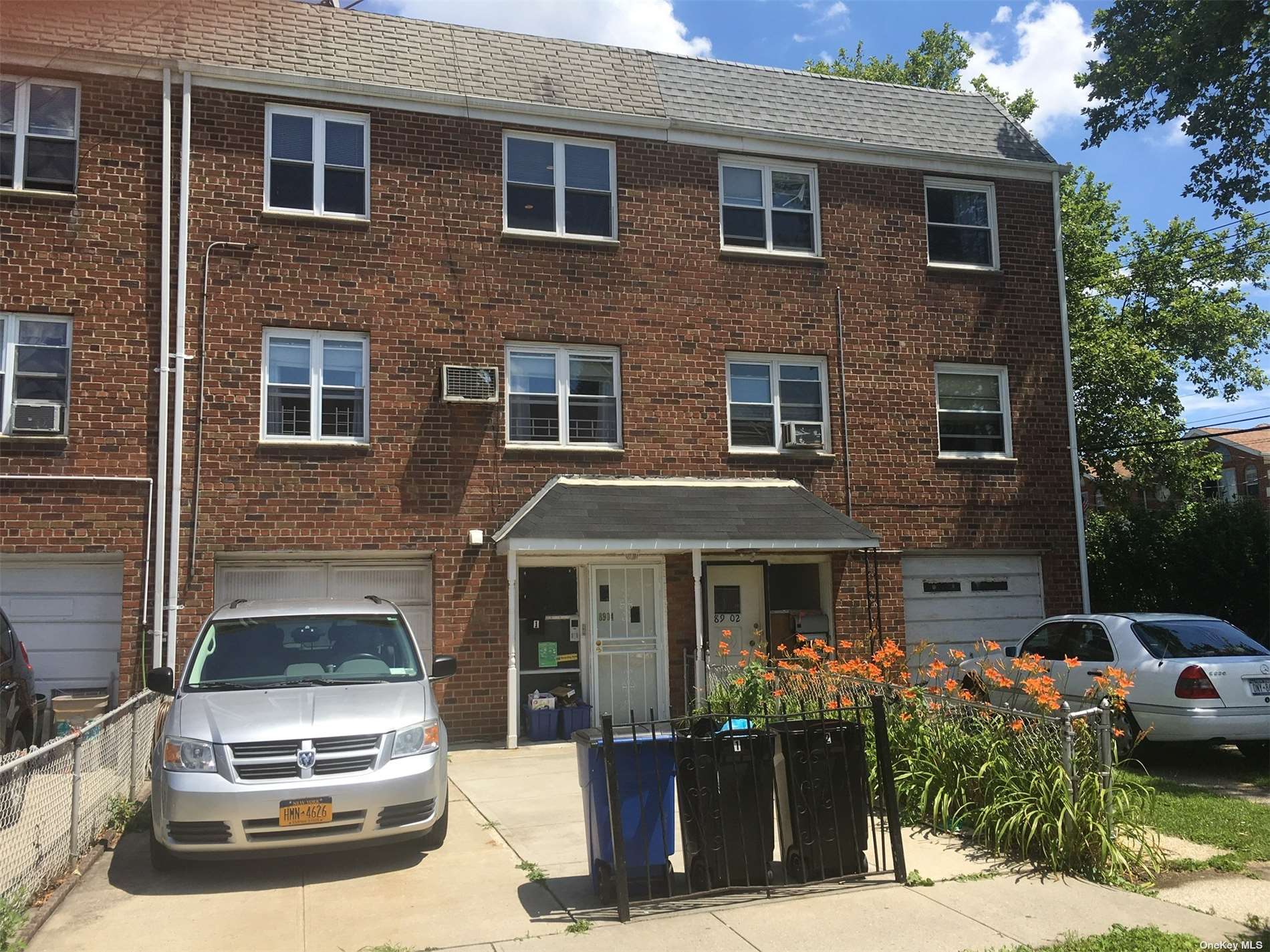 Rental Property at 8904 70th Road, Forest Hills, Queens, NY - Bedrooms: 2 
Bathrooms: 1 
Rooms: 5  - $2,600 MO.