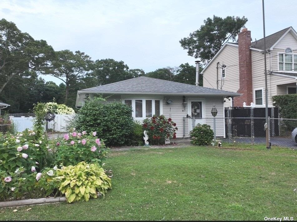 87 Biltmore Drive, Mastic Beach, New York image 3