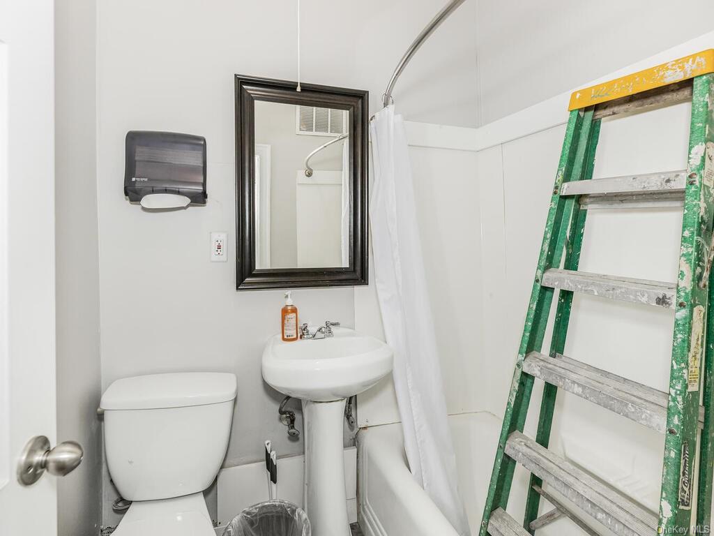 113 E 39th Street