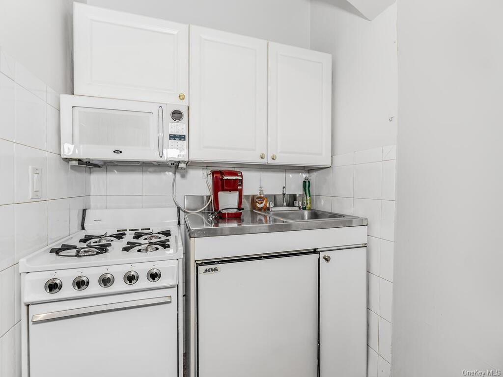 113 E 39th Street