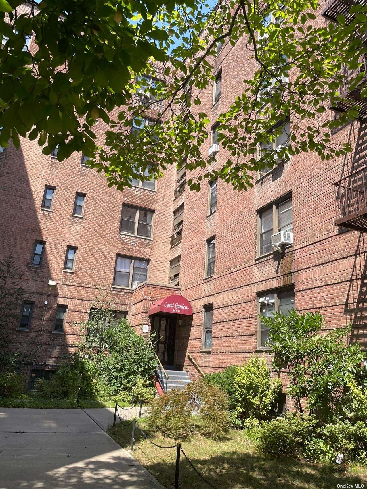 14411 Sanford Avenue 5J, Flushing, Queens, NY - 2 Bedrooms  
1 Bathrooms  
5 Rooms - 