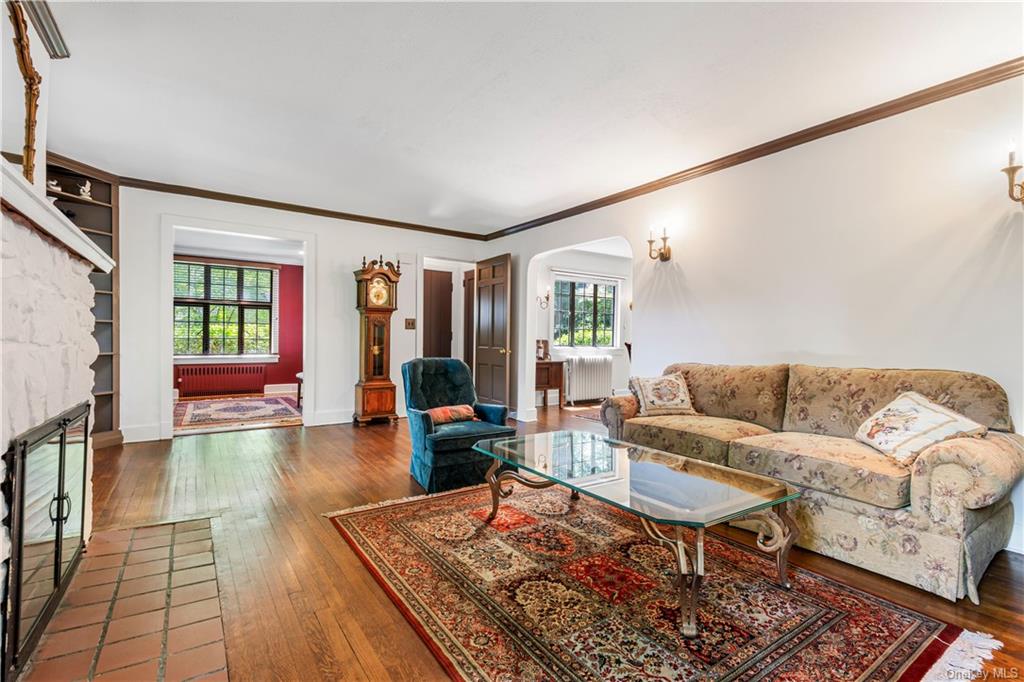 6 Uxbridge Road, Scarsdale, New York image 3