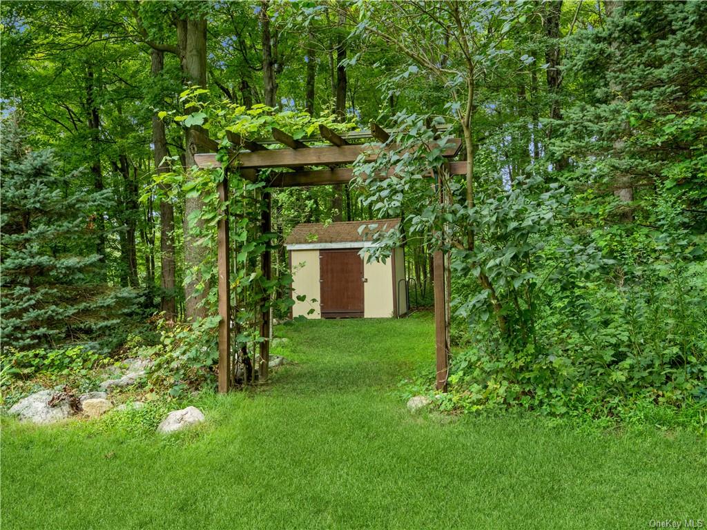 94 Perks Boulevard, Cold Spring, New York image 26