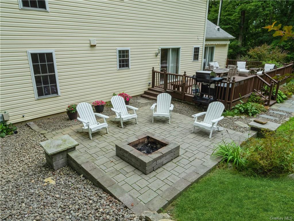 94 Perks Boulevard, Cold Spring, New York image 25