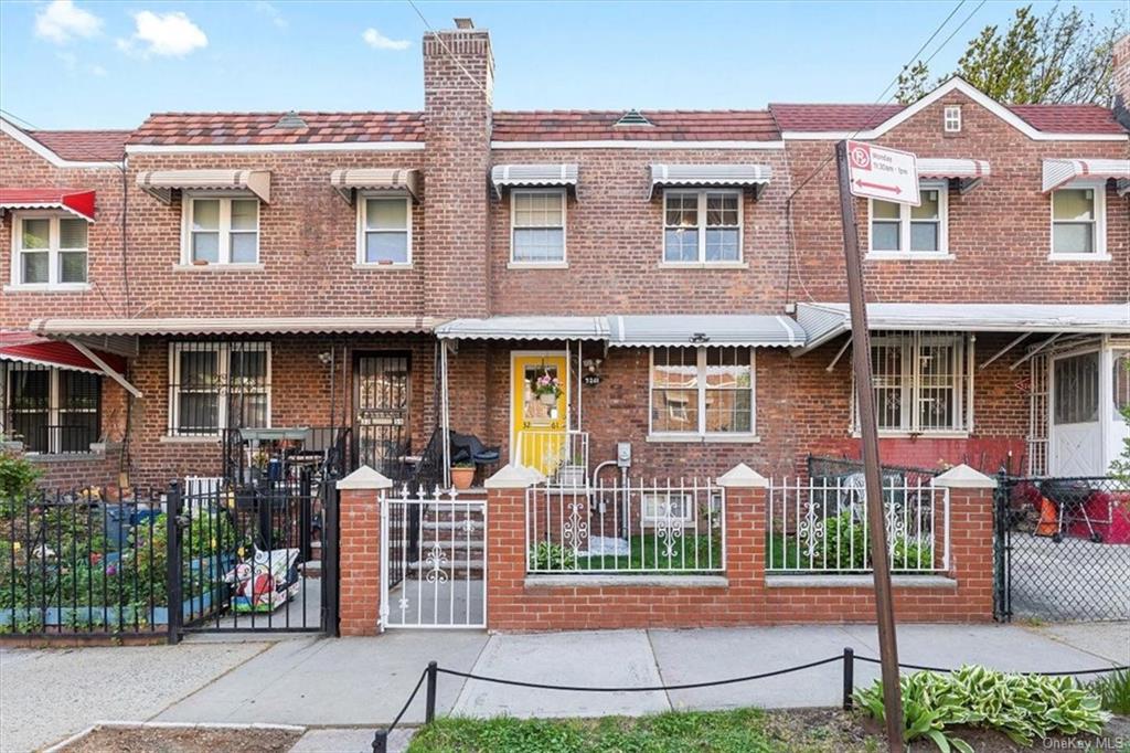 Property for Sale at 3261 Corsa Avenue, Bronx, New York - Bedrooms: 4 
Bathrooms: 3 
Rooms: 8  - $619,000