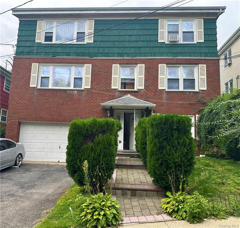 458 Highland Avenue, Mount Vernon, New York - 3 Bedrooms  
2 Bathrooms  
7 Rooms - 