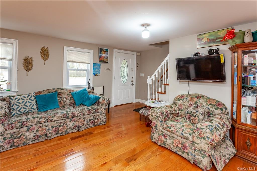 Photo 6 of 26 of 110 N Broad Street house