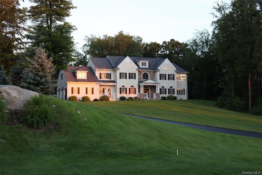 19 Parkview Circle, Carmel, New York image 2