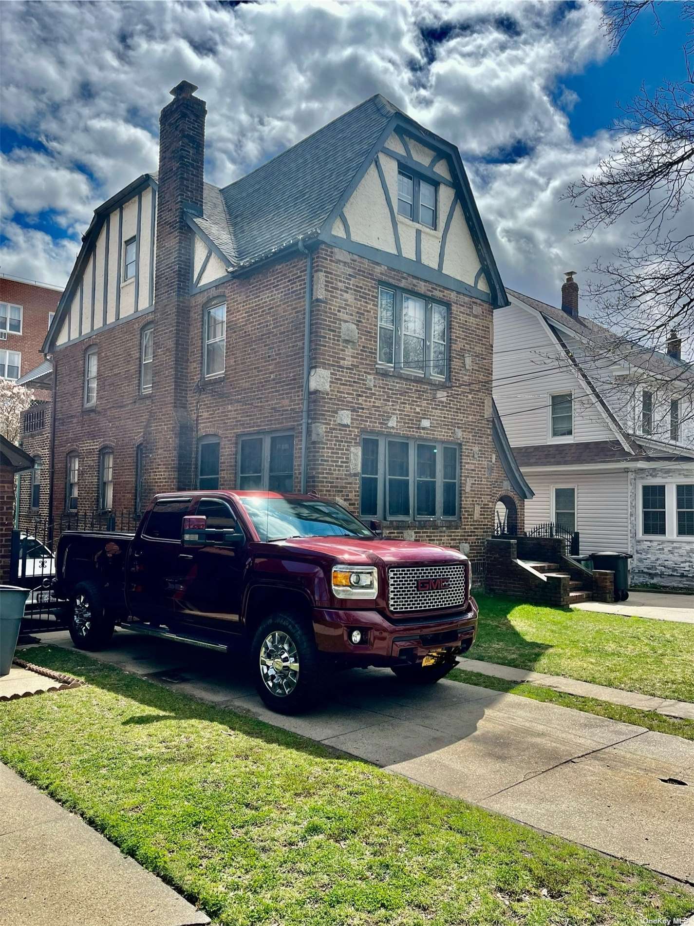 Property for Sale at Wexford Terrace, Jamaica Estates, Queens, NY - Bedrooms: 5 
Bathrooms: 3 
Rooms: 10  - $1,300,000