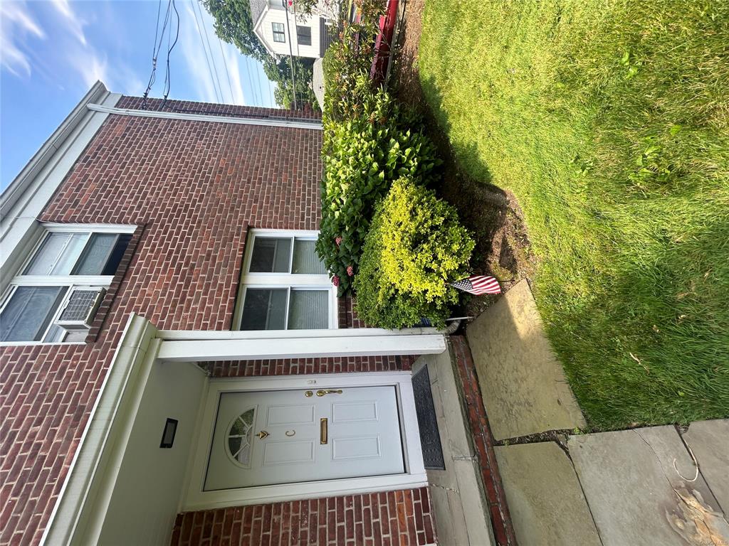 24 Wappanocca Avenue C, Rye, New York - 2 Bedrooms  
2 Bathrooms  
6 Rooms - 