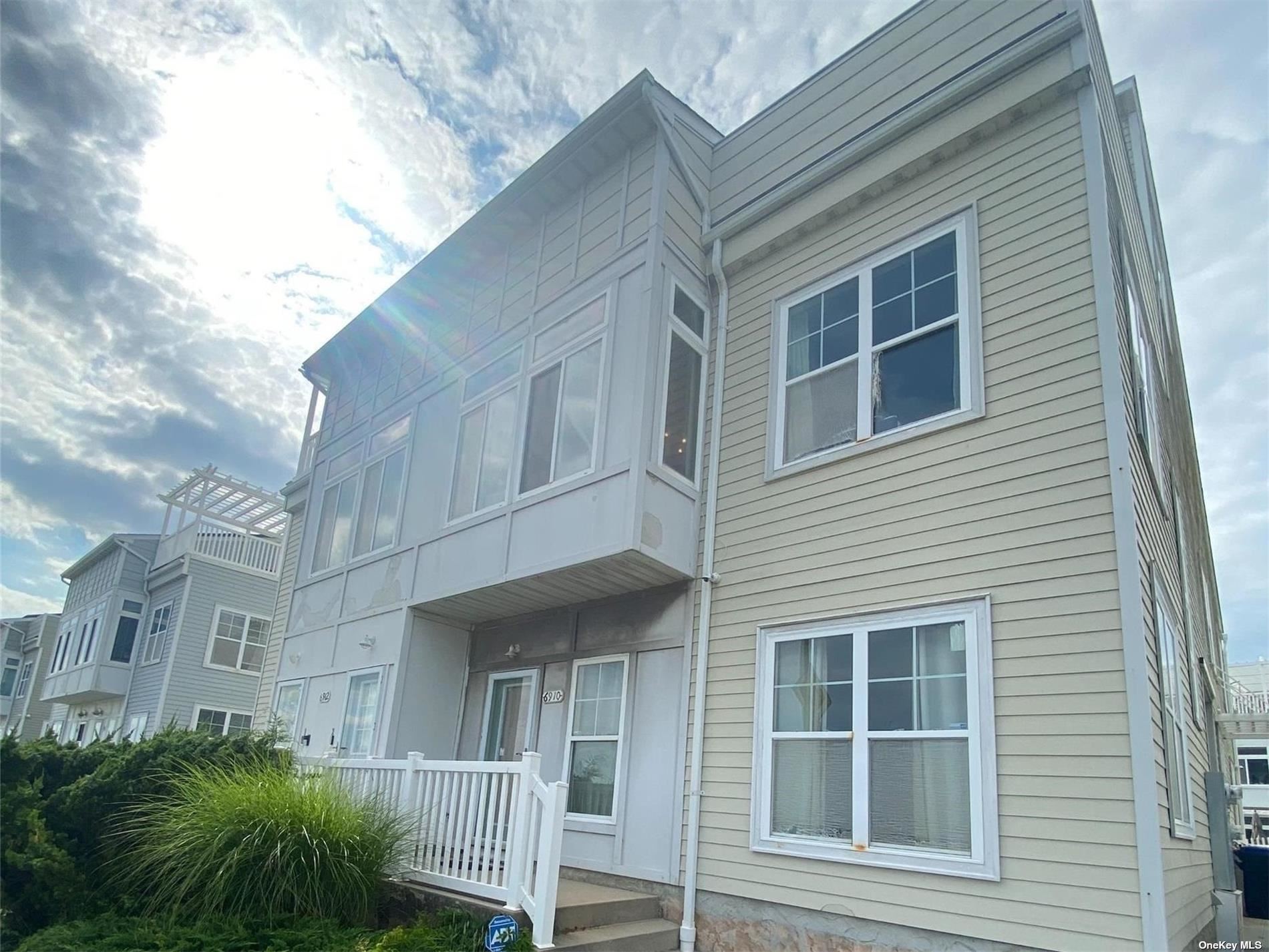 Property for Sale at 6910 Beach Front Road, Arverne, Queens, NY - Bedrooms: 5 
Bathrooms: 4 
Rooms: 9  - $1,250,000