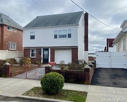 9710 162nd Avenue, Howard Beach, Queens, NY - 4 Bedrooms  
1 Bathrooms  
7 Rooms - 