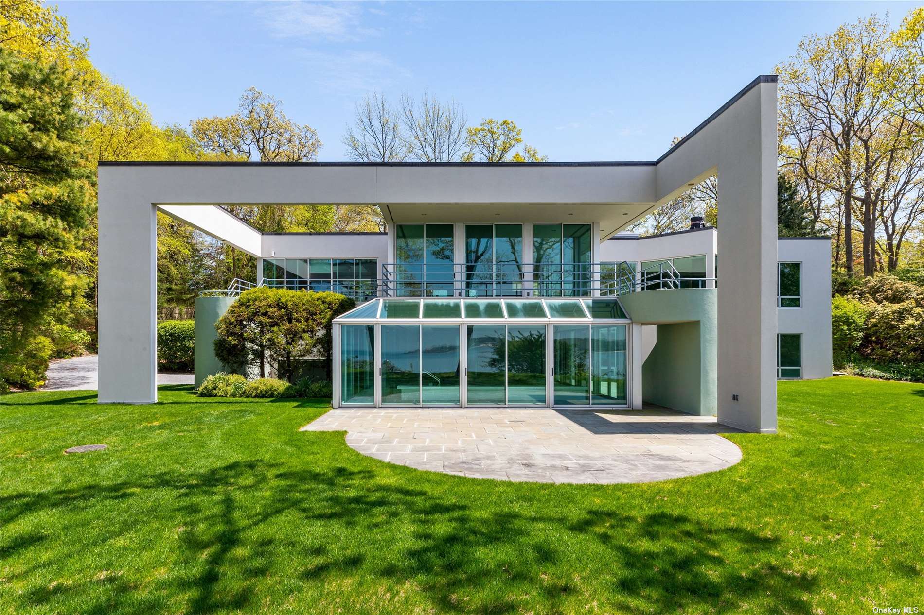 Property for Sale at 19 Count Rumford Lane, Lloyd Harbor, Hamptons, NY - Bedrooms: 3 
Bathrooms: 4  - $3,750,000