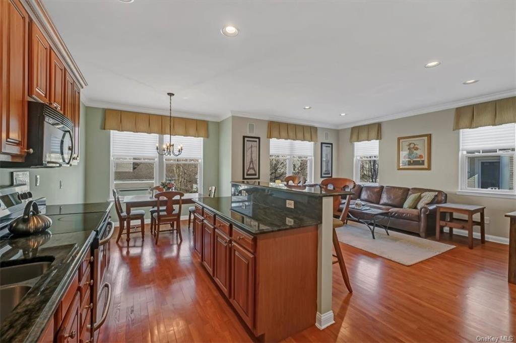 Photo 11 of 36 of 40 Briarbrook Drive condo