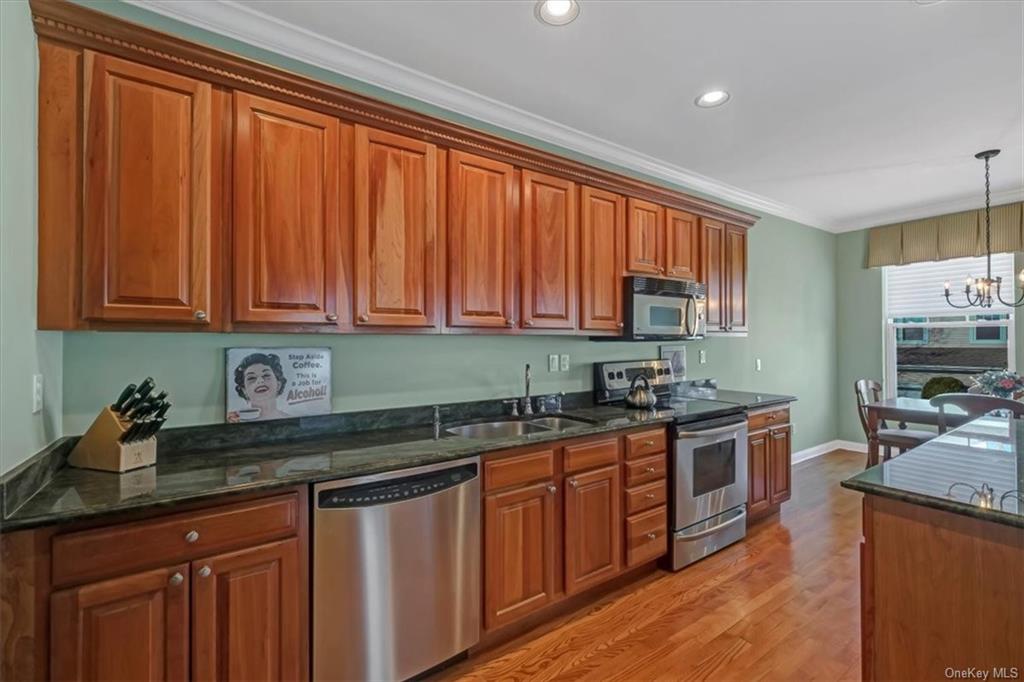 Photo 10 of 36 of 40 Briarbrook Drive condo