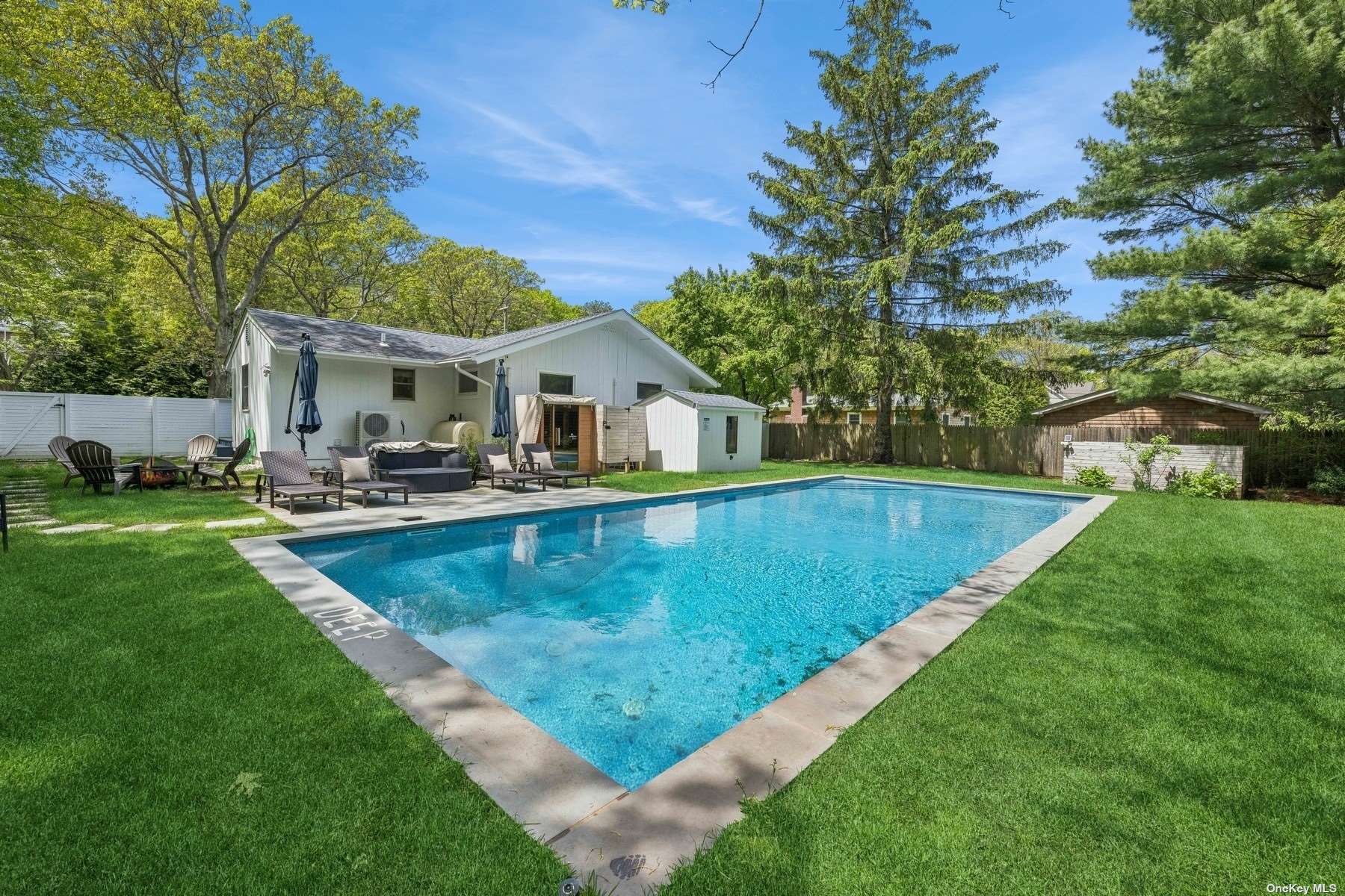 Property for Sale at Stoney Hill Road, Sag Harbor, Hamptons, NY - Bedrooms: 3 
Bathrooms: 2  - $1,399,000