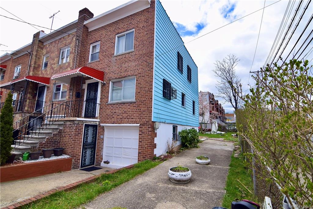 Property for Sale at 4071 Paulding Avenue, Bronx, New York - Bedrooms: 3 
Bathrooms: 3 
Rooms: 7  - $665,000