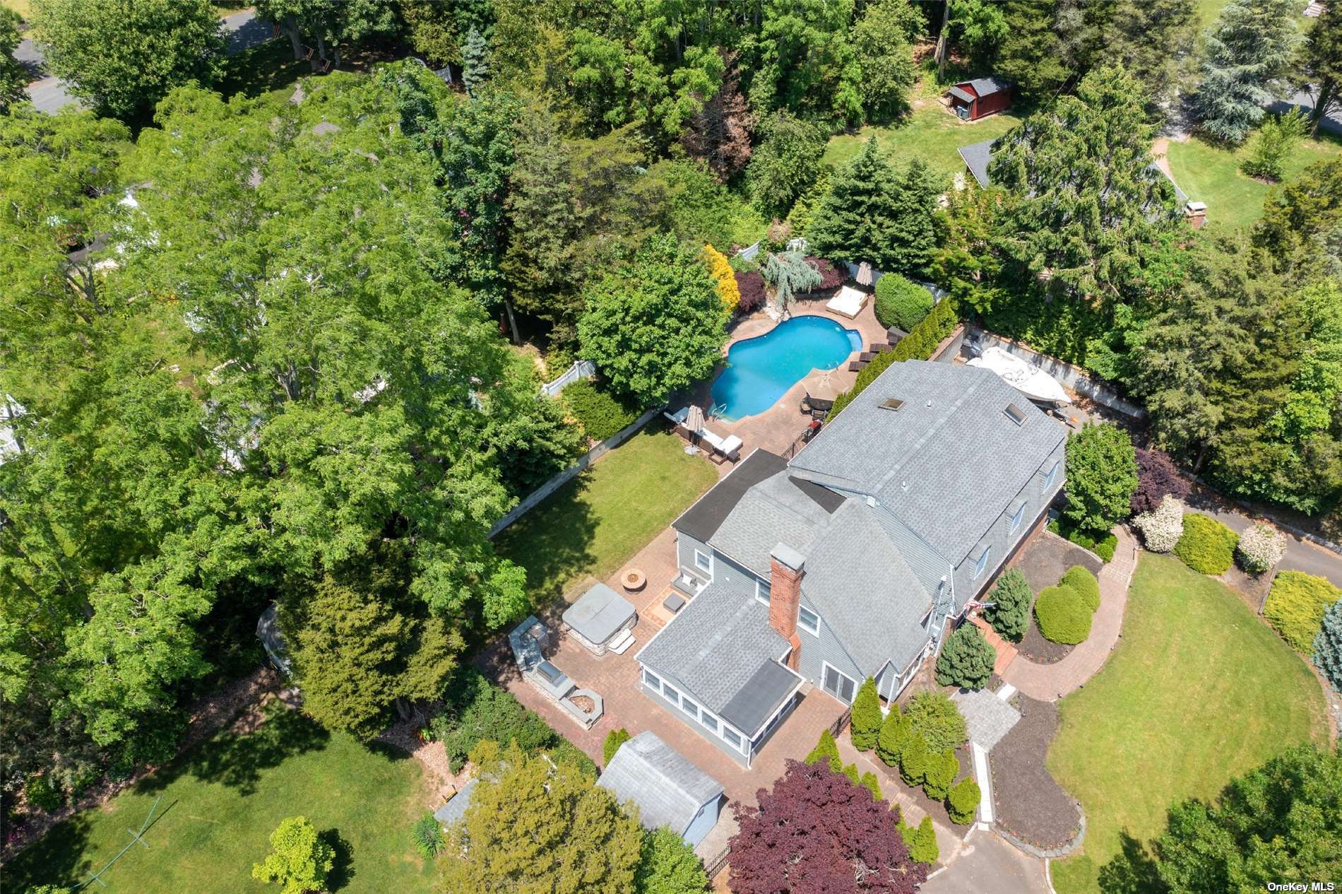 Property for Sale at 345 Colonial Road, Southold, Hamptons, NY - Bedrooms: 3 
Bathrooms: 4  - $1,100,000