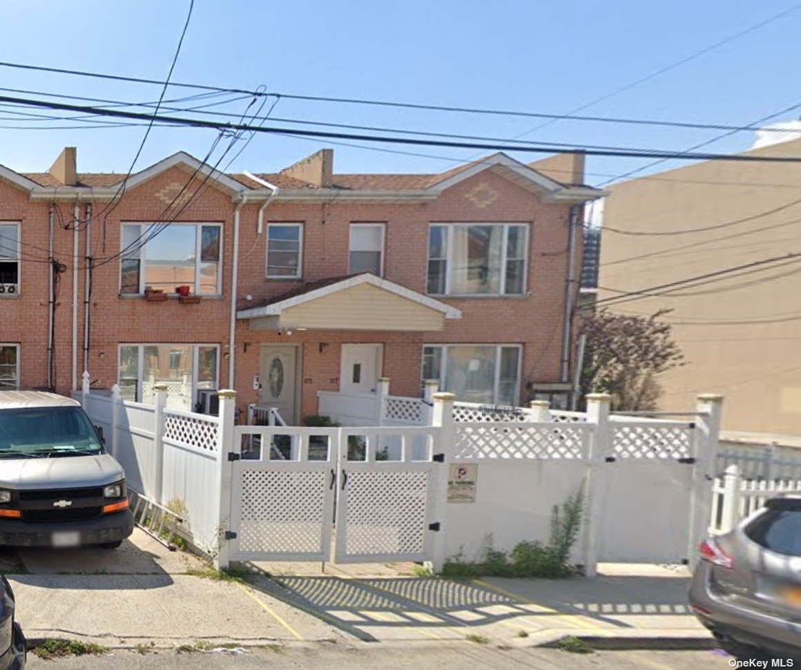 Property for Sale at 175 Beach 29 Street, Far Rockaway, Queens, NY - Bedrooms: 6 
Bathrooms: 2 
Rooms: 12  - $680,000