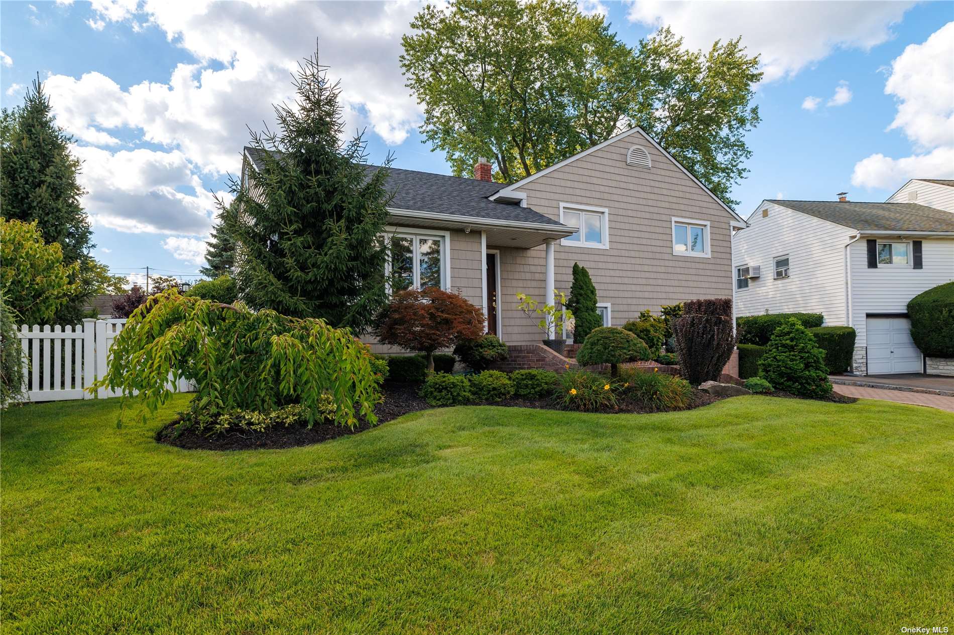 6 Pembroke Drive, Massapequa, New York image 3