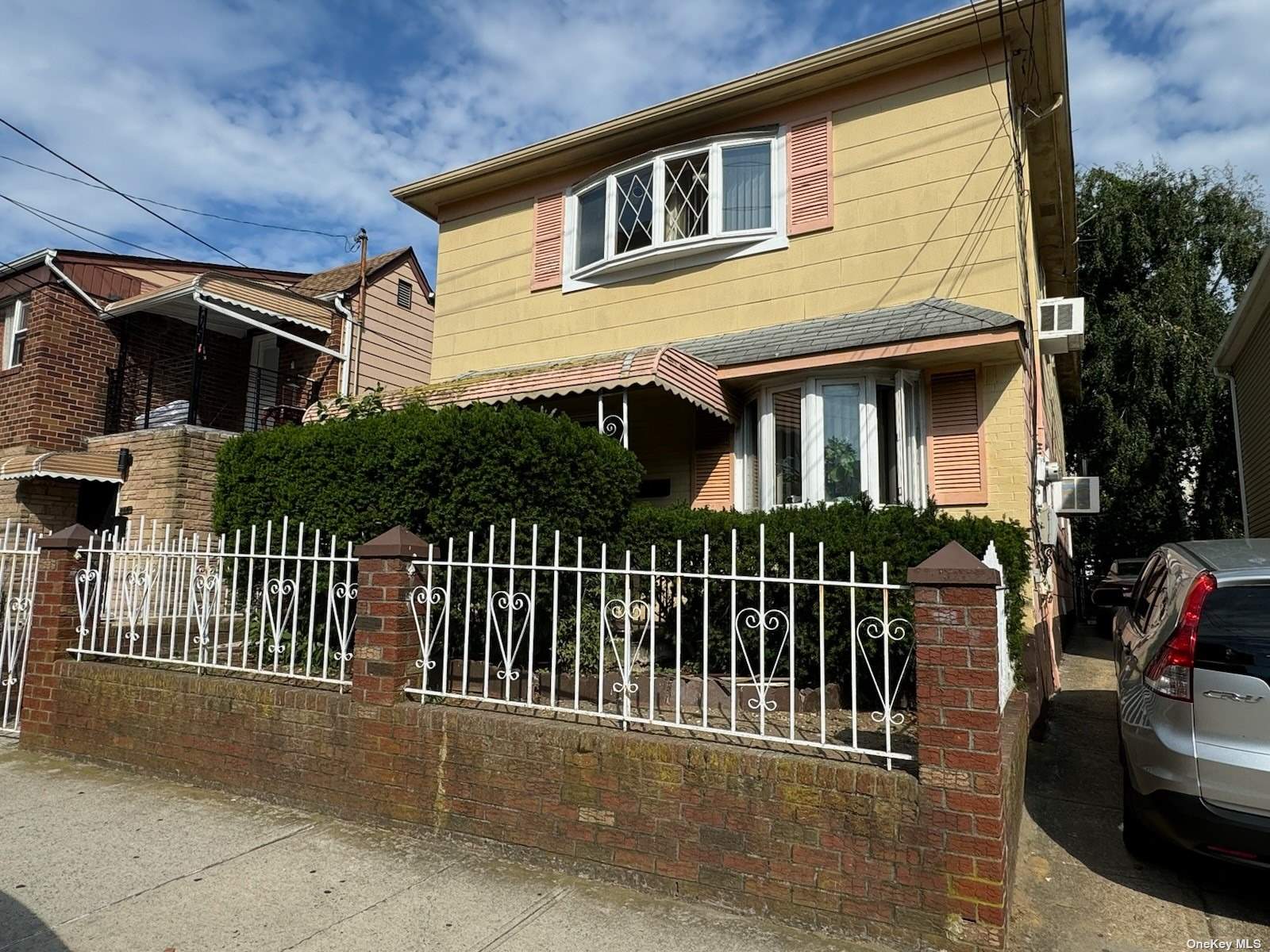 464 Beach 22nd Street, Far Rockaway, Queens, NY - 5 Bedrooms  
3 Bathrooms  
11 Rooms - 