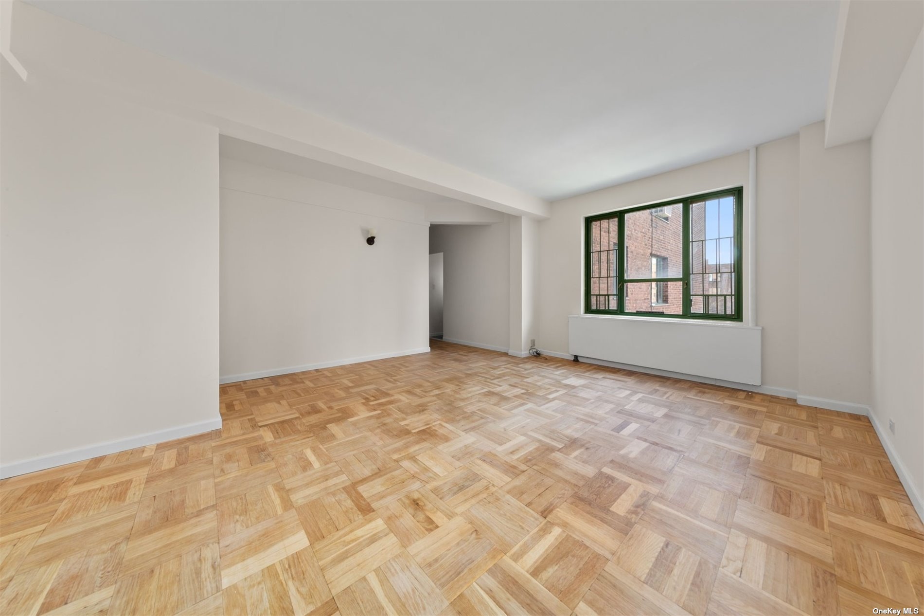 Property for Sale at 2090 E Tremont Avenue 6H, Bronx, New York - Bedrooms: 3 
Bathrooms: 1 
Rooms: 6  - $349,999