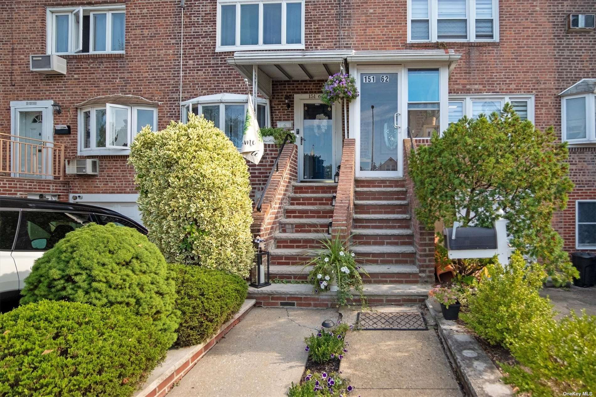 Property for Sale at 15162 11th Avenue, Whitestone, Queens, NY - Bedrooms: 2 
Bathrooms: 2 
Rooms: 5  - $899,999