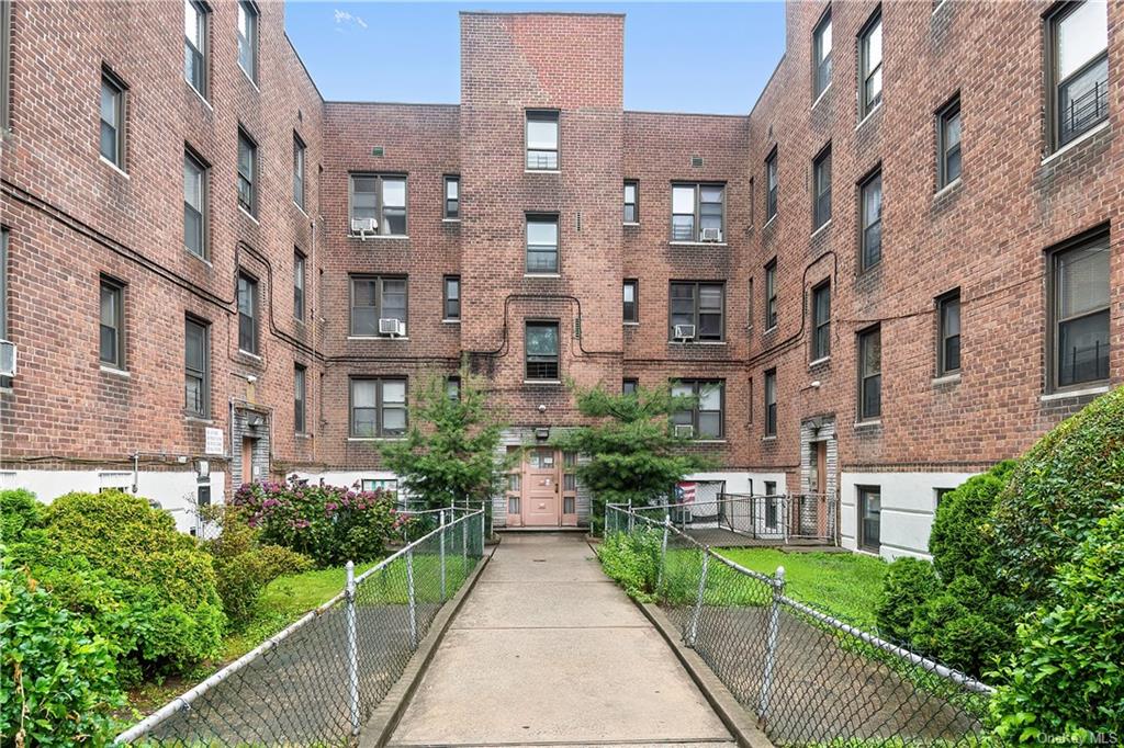 Property for Sale at 3235 Barker Avenue 2F, Bronx, New York - Bedrooms: 1 
Bathrooms: 1 
Rooms: 3  - $140,000